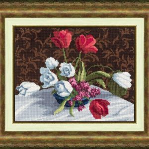 (Снято с производства) Белые тюльпаны S / M005